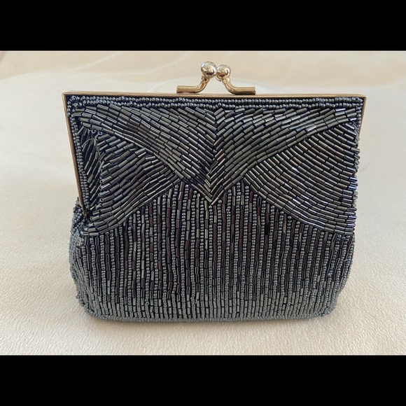 Beaded evening bag in silver gray - Picture 2 of 5